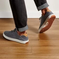 OluKai Lae‘ahi Lī ‘Ili - Charcoal -OluKai 10455 2626 102 M Lae ahiLi Ili ChrChr Web Opt