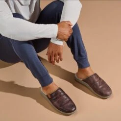 OluKai Mua 'Ili - Dark Wood / Silt -OluKai 10502 6321 102 M MUA ILI DkWoodSilt