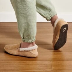 OluKai Ku‘una - Golden Sand -OluKai 20428 GSGS 102 W Ku una GldsGlds Web Opt