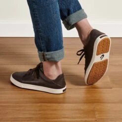 OluKai Pehuea Lī ‘Ili - Dark Java -OluKai 20433 4848 102 W PehueaLi ili DkjDkj Web Opt