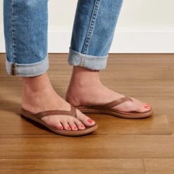 OluKai -OluKai 20436 3434 101 W Honu TanTan Web Opt