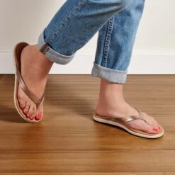 OluKai Honu - Pink Copper / Sahara -OluKai 20436 6FFM 102 W Honu PcopSah Web Opt