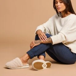 OluKai Pūpū Mua - Tapa 14 OluKai Pūpū Mua - Tapa -OluKai 20476 2020 103 W PUPUMUA TapaTapa V2