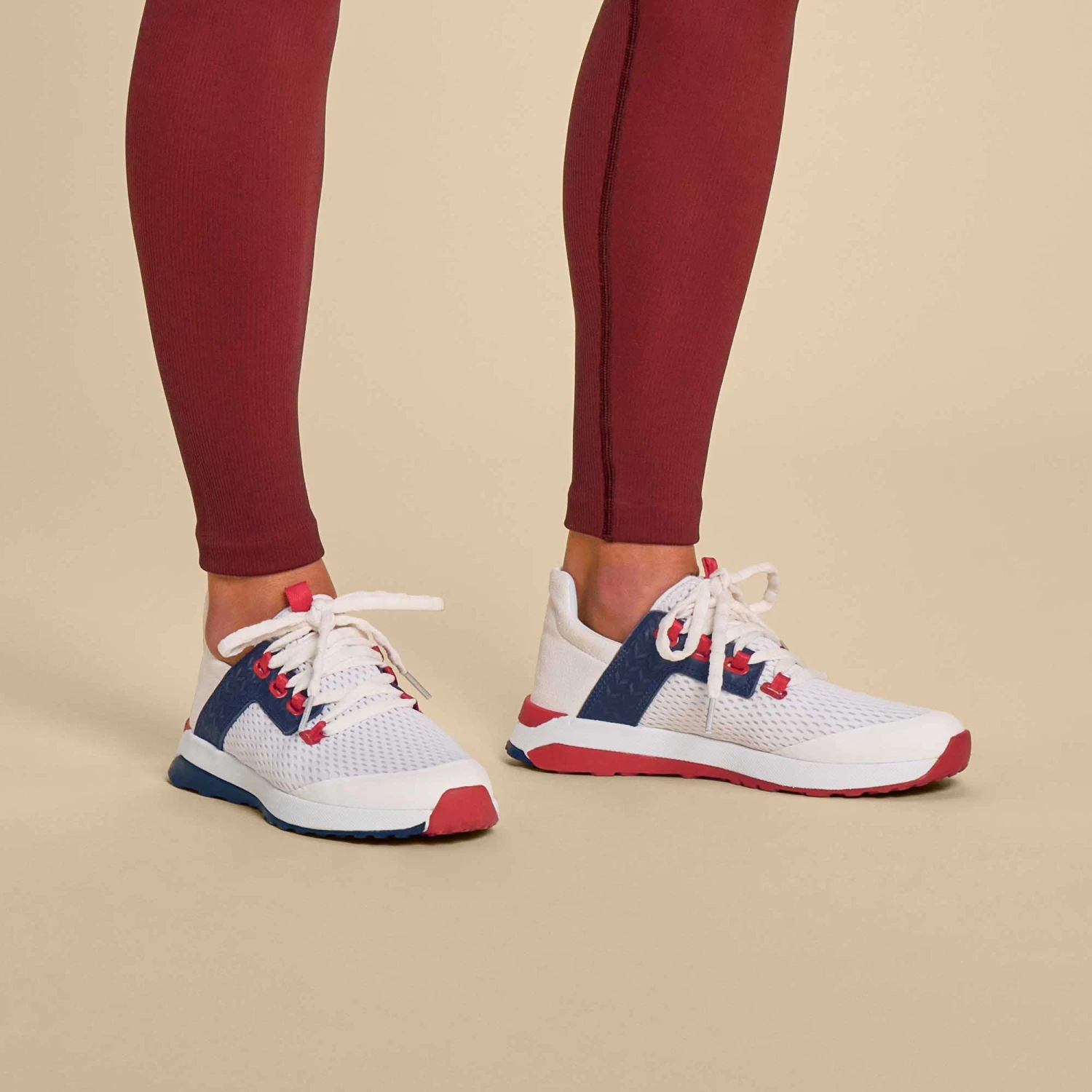 OluKai Wailuku - White / Navy 4 OluKai Wailuku - White / Navy - Image 2