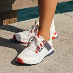 OluKai Wailuku - White / Navy 13 OluKai Wailuku - White / Navy -OluKai 20478 4R54 101 Wailuku