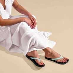 OluKai Puawe - Sea Glass / Black 14 OluKai Puawe - Sea Glass / Black -OluKai 20498 1V40 102 W PUAWE SeaGlassBlack