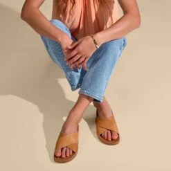 OluKai Kīpe‘a ‘Oho - Tan -OluKai 20501 3434 102 W KIPE AOHO TanTan c2ab21a8 1dee 4618 8225 39fb4e19bf91